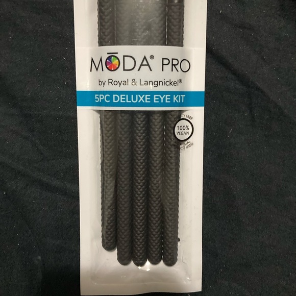 MODA PRO 5 Piece Deluxe Eye Brush Set - Picture 3 of 4